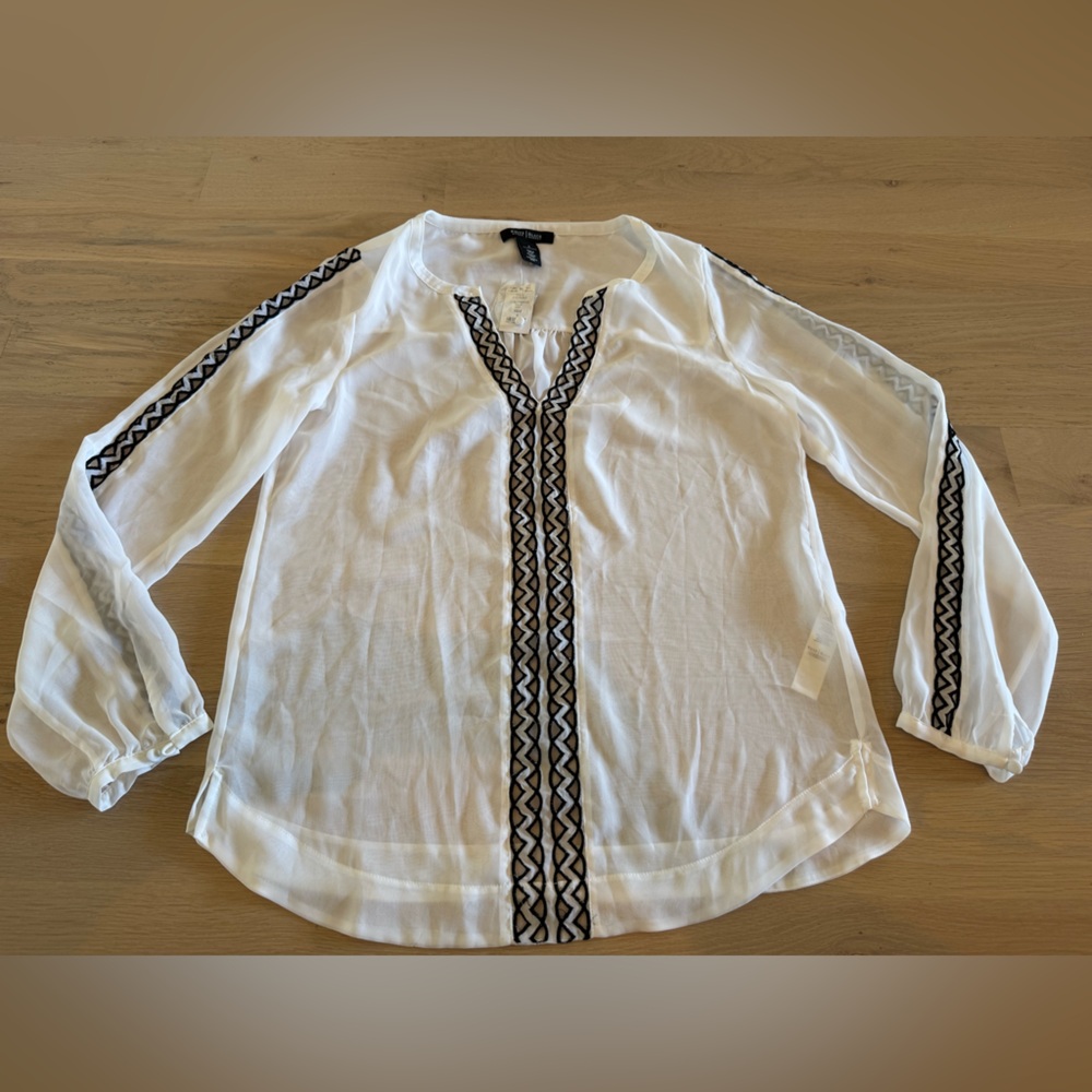 White House Black Market contrast embroidered peasant blouse size 6 NWT